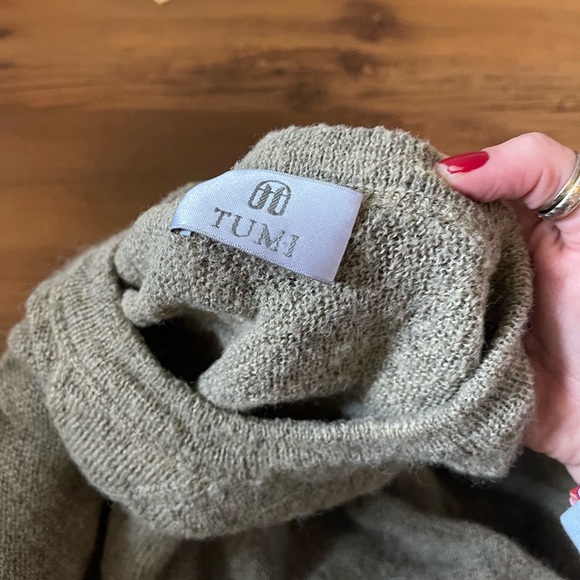 Oversized Tumi sweater for men and women - Picture 4 of 4